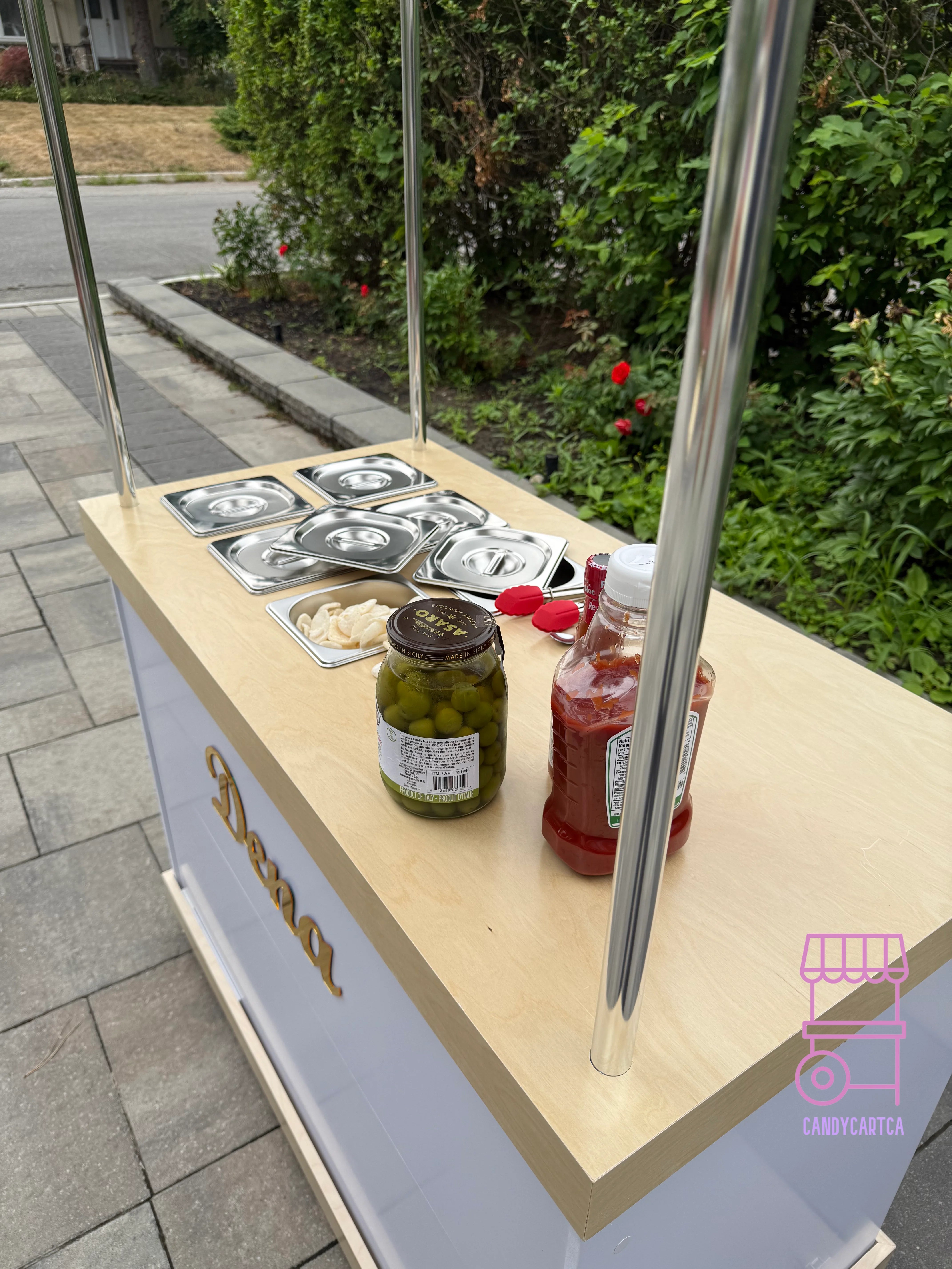 White Mobile Bar – Snack & Beverage Station